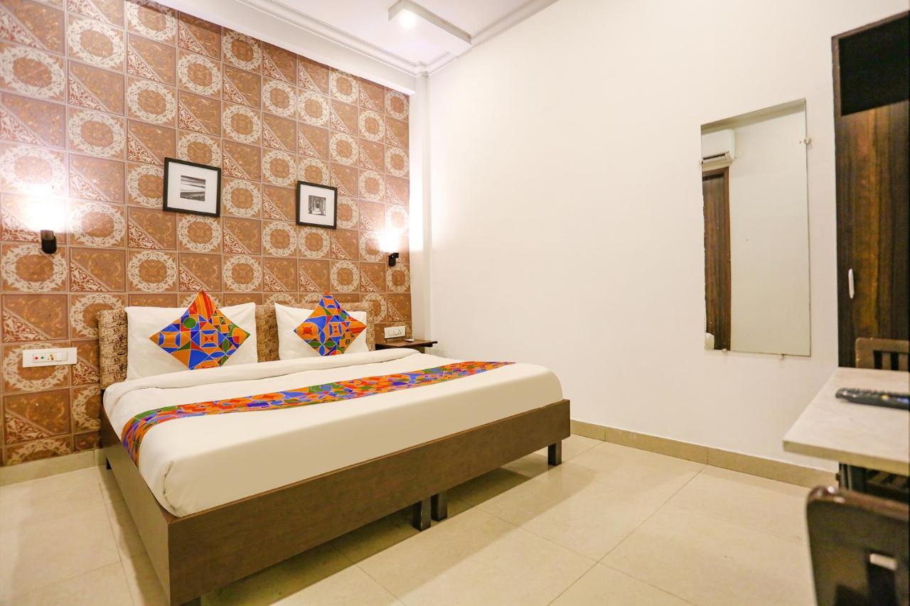 Fabhotel Novel Suites - Nr Yashobhoomi Convention Centre Нью-Дели Экстерьер фото