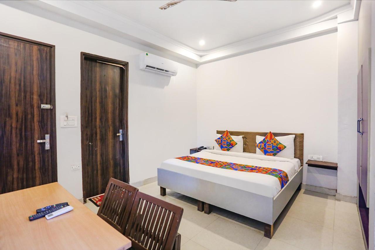 Fabhotel Novel Suites - Nr Yashobhoomi Convention Centre Нью-Дели Экстерьер фото