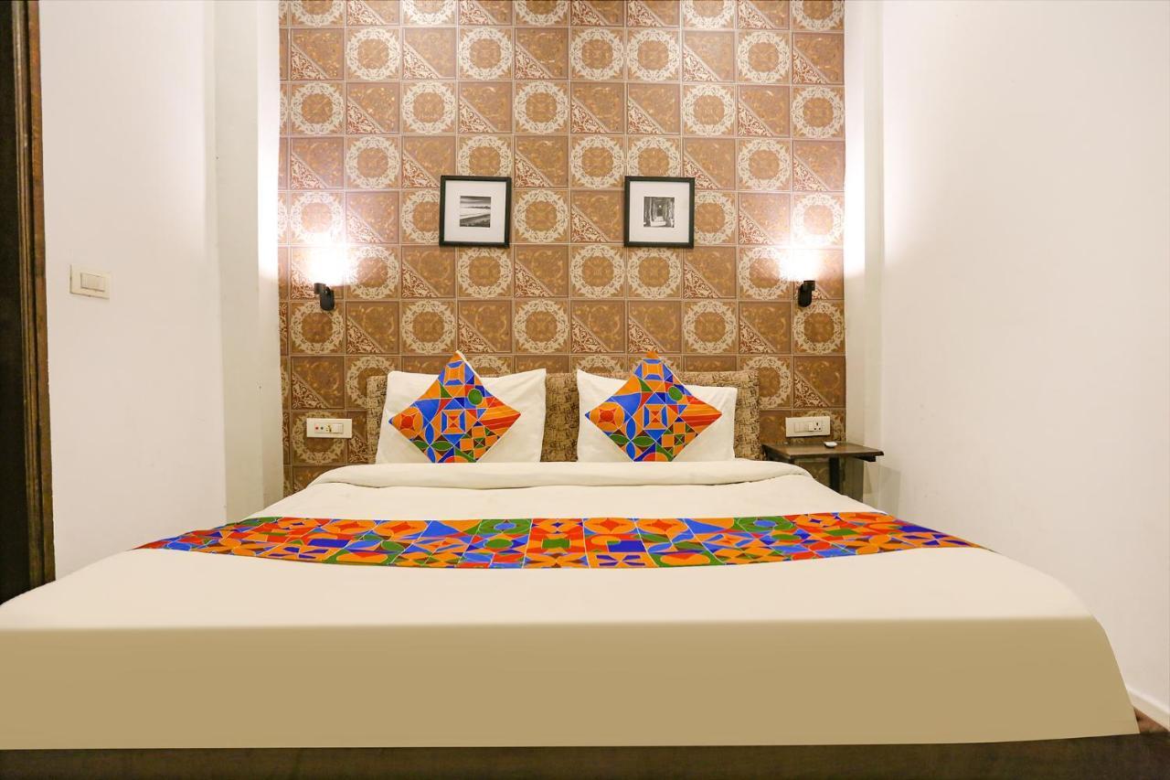 Fabhotel Novel Suites - Nr Yashobhoomi Convention Centre Нью-Дели Экстерьер фото